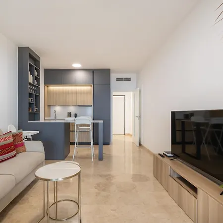 Little - Private Pool Apartment *