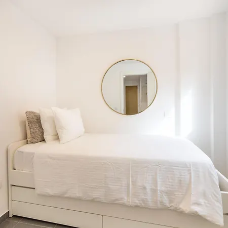 Little - Private Pool Apartment